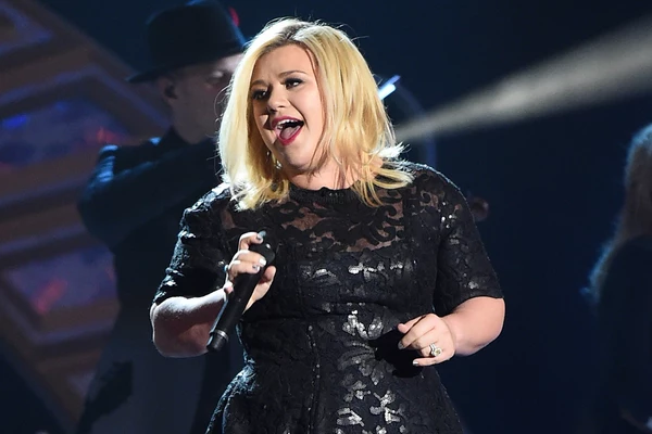 Kelly Clarkson on Giving Back and the Healing Power of Music