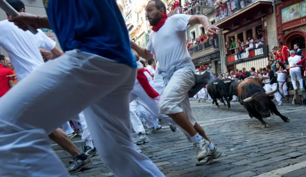 Pamplona,Spain-Running Of The Bulls Gets Crazy [VIDEO]