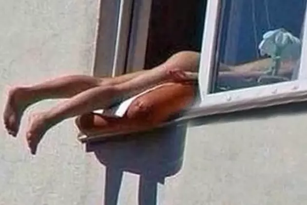 Naked Woman Sunbathing 61
