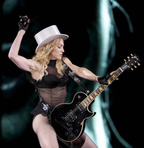 Madonna-Guitar-613x630.jpg