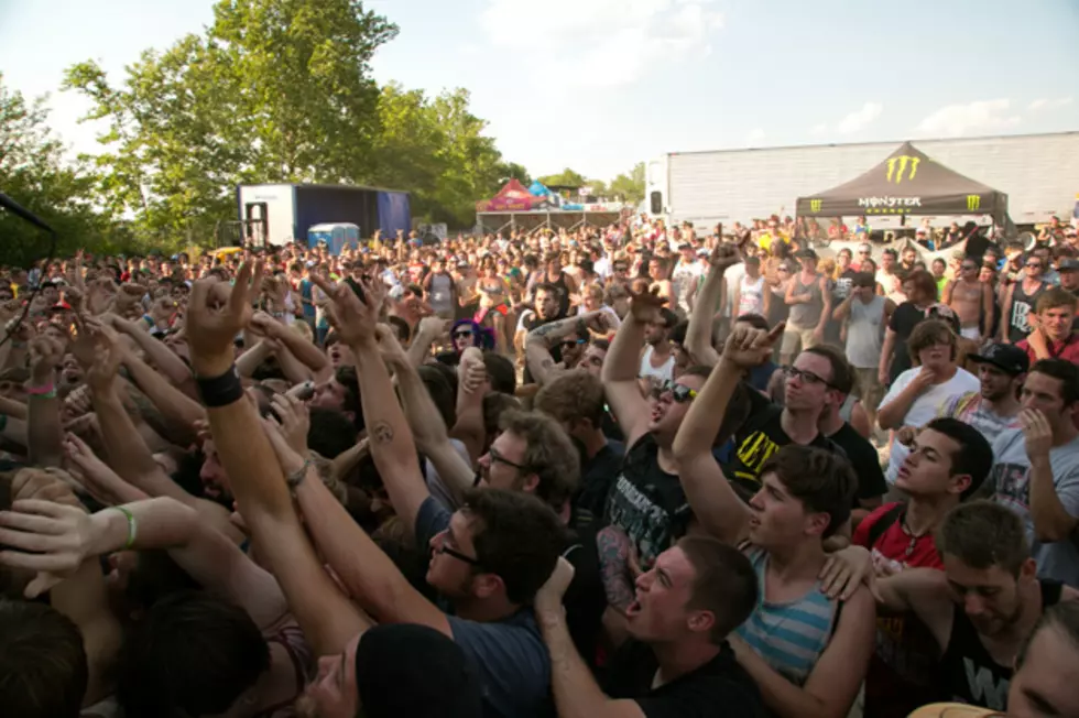 Woman Pronounced Dead After Collapsing at Warped Tour 2012