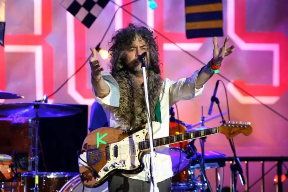 Flaming Lips Hang Out in a Space Capsule on &#8216;The Colbert Report&#8217;