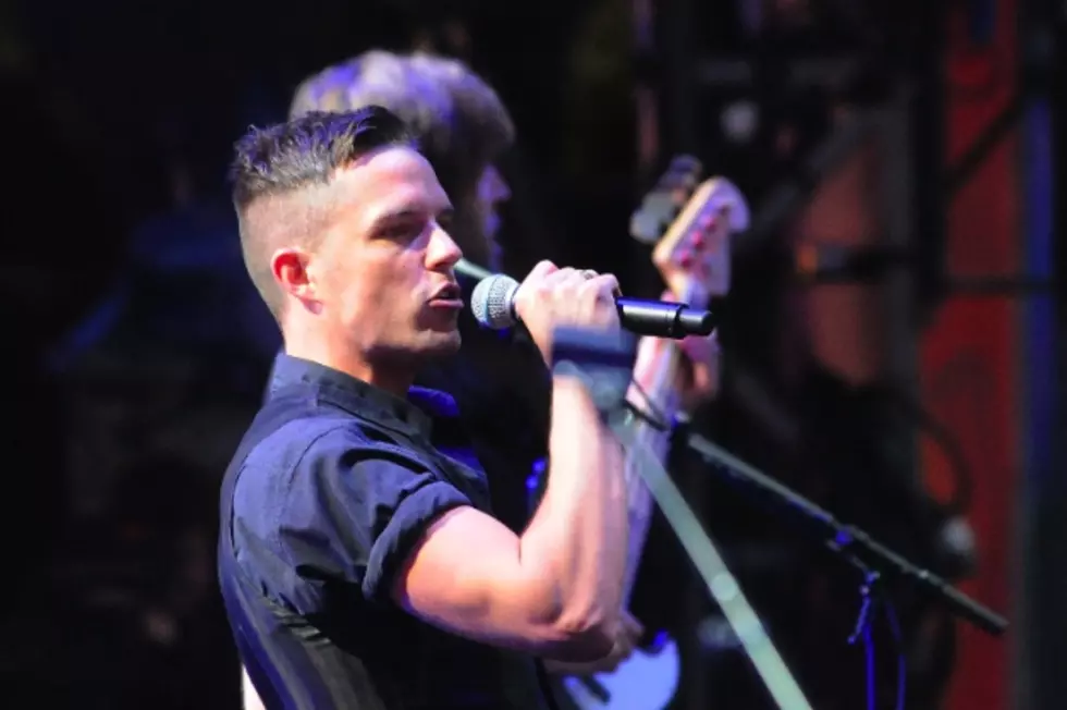 The Killers Cover Oasis&#8217; &#8216;Don&#8217;t Look Back in Anger&#8217;