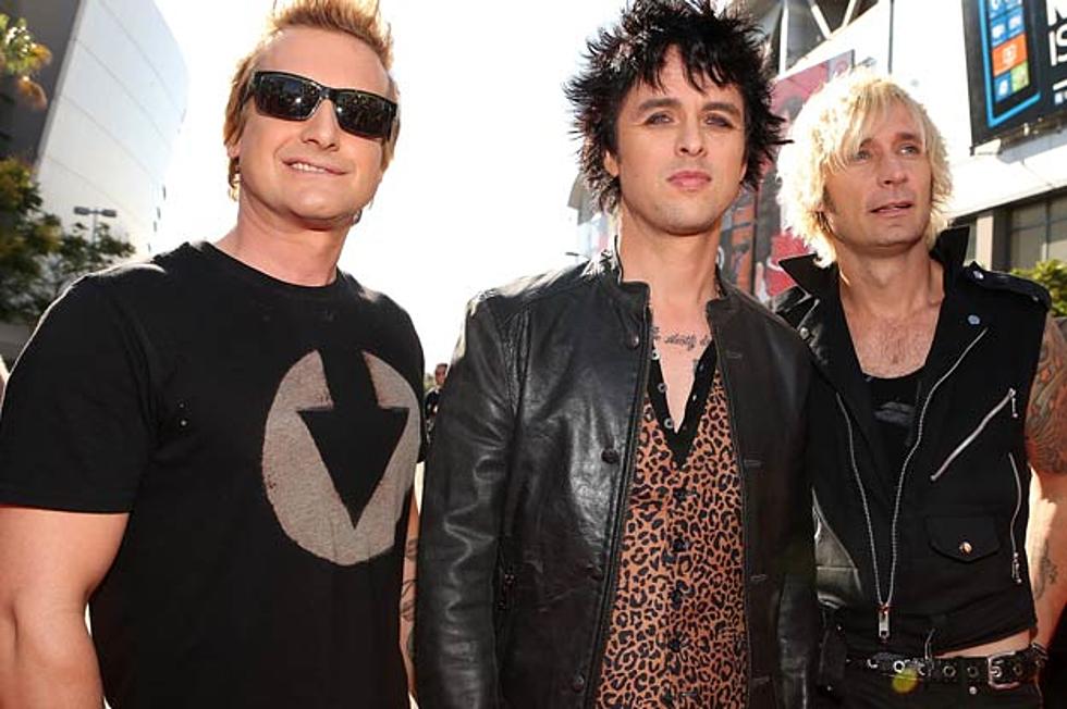 Green Day Rock &#8216;Let Yourself Go&#8217; at 2012 MTV Video Music Awards