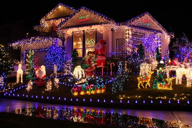 Decorate Your House This Christmas & Submit a Picture to Win Prizes