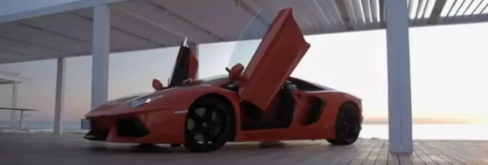 The 2012 Lamborghini Aventador is Every Mans Dream Car [VIDEO]