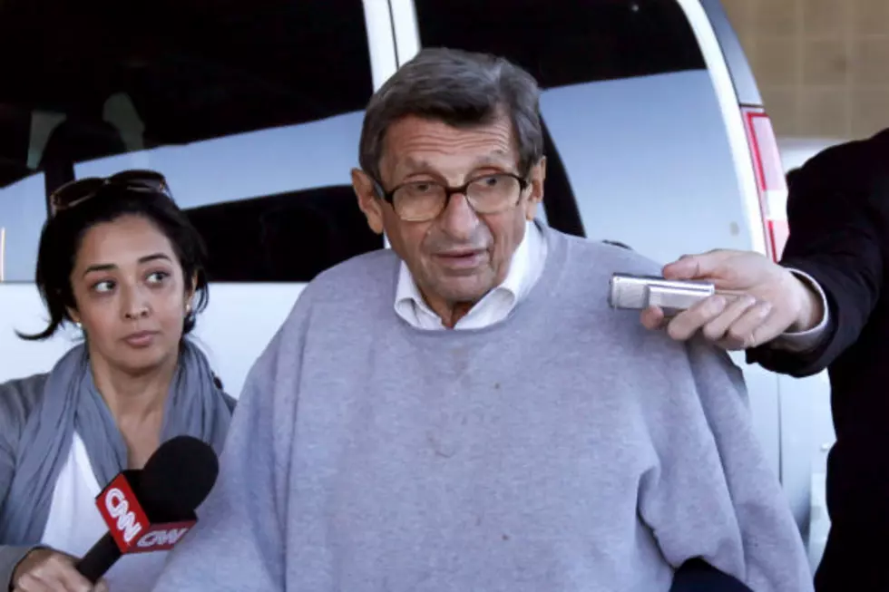 Firing of Penn State&#8217;s Joe Paterno Causes a Riot [PICTURES]