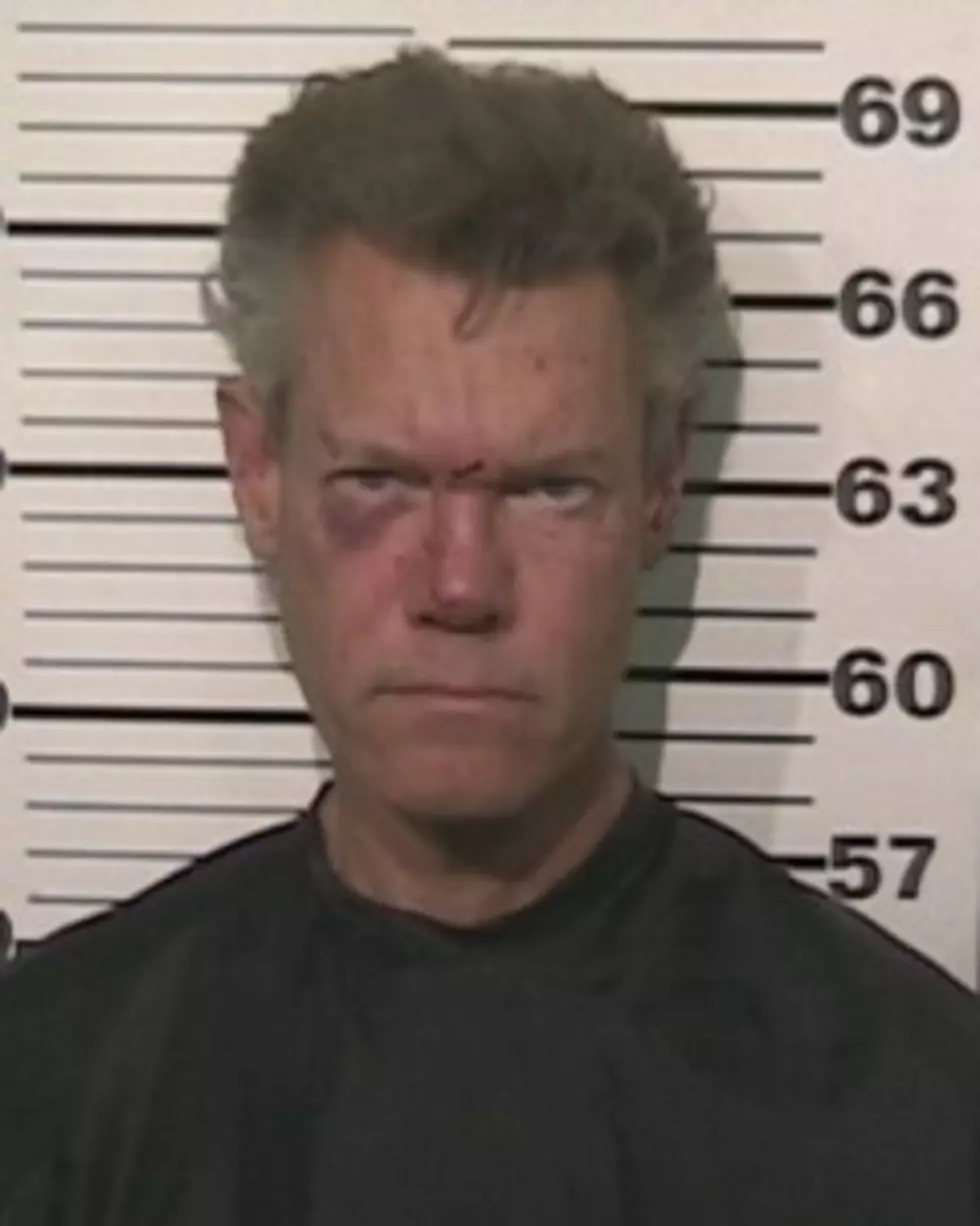 Randy Travis Story Gets More Bizarre, Entered Convenience Store Naked! [VIDEO]