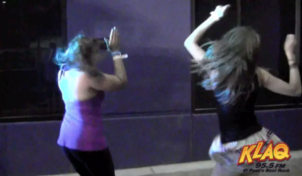 Lisa &amp; Stephanie Dance Off-Beat to Kansas at Streetfest 2012 [VIDEO]