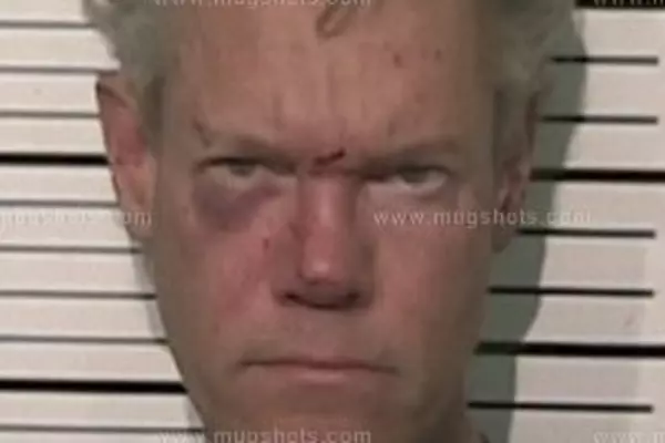 Randy Travis Caught Naked During DWI Arrest, Threatens 