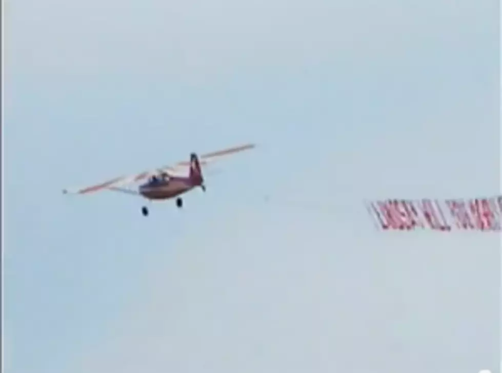 Plane Towing Marriage Banner Crashes, Would You Think It&#8217;s an Omen? [POLL]