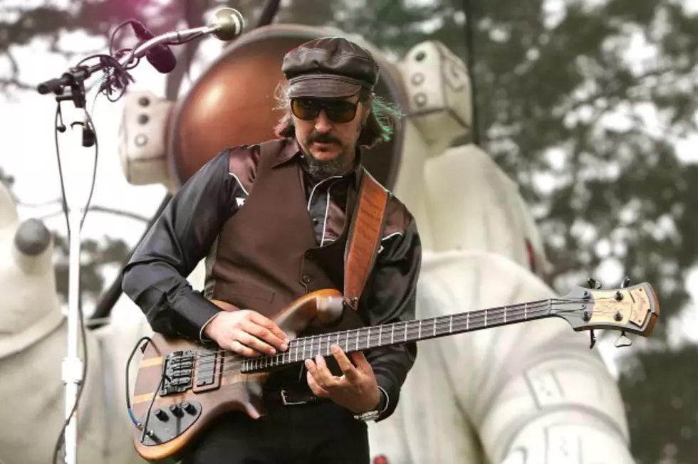 Primus&#8217; Les Claypool Thanks Fans For Bidding on Bass Auction Benefiting Ailing Nephew