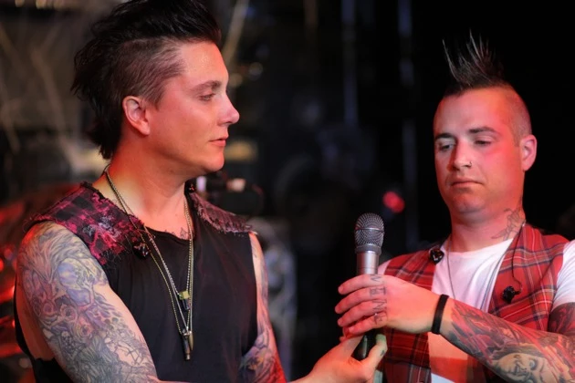 Syn-Gates-and-Johnny-Christ-at-Red-Bull