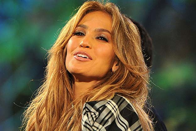 Jennifer Lopez to Perform'I'm Into You' May 5 on'American Idol'