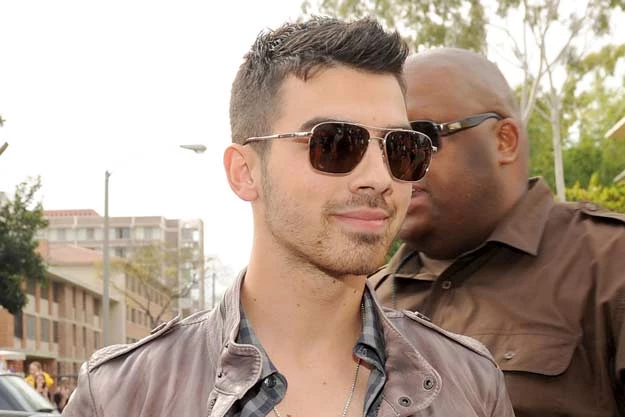 Pop culture hawks are dying to know which of Joe Jonas's incredibly hot 
