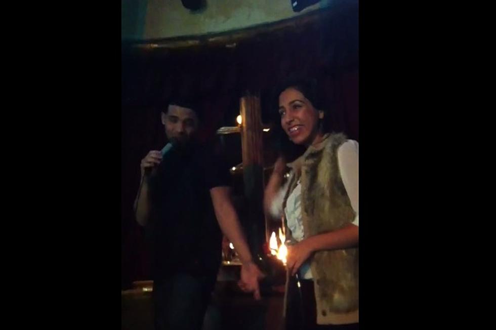 Drake Helps Fan Karaoke to &#8216;What&#8217;s My Name?&#8217;