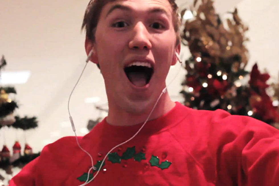 &#8216;Dancing With an iPod in Public&#8217; Guy Performs &#8216;All I Want for Christmas Is You&#8217;