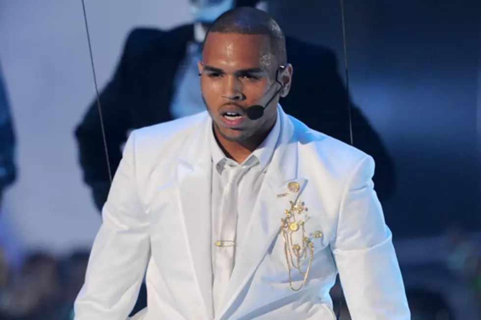 Chris Brown Attempts to Hit on Woman By Saying He &#8216;Won&#8217;t Beat&#8217; Her