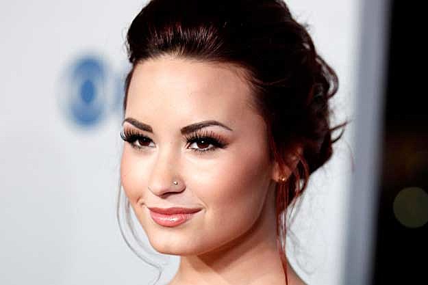 We already know Demi Lovato is naturally beautiful
