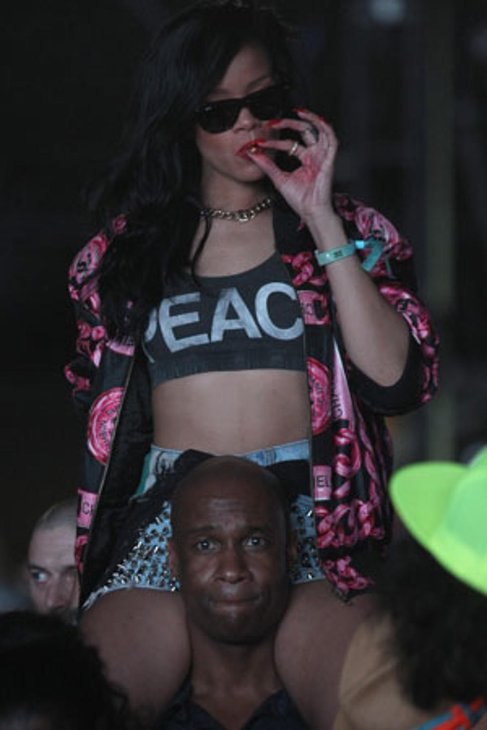 Coachella 2012: Rihanna Performs With Calvin Harris, Smokes Weed + Models Outfits