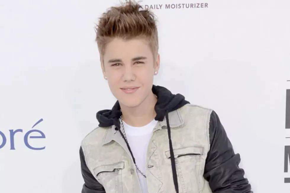 Justin Bieber Wins 2012 Billboard Music Award for Social Artist of the Year