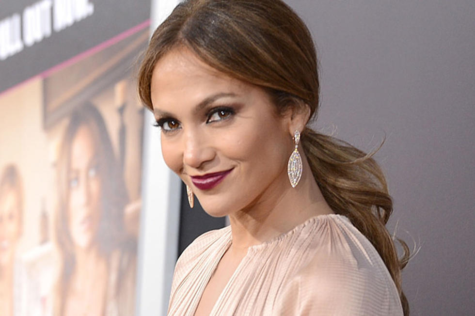 Jennifer Lopez Hits the Stage for &#8216;Follow the Leader&#8217; on &#8216;American Idol&#8217; Finale