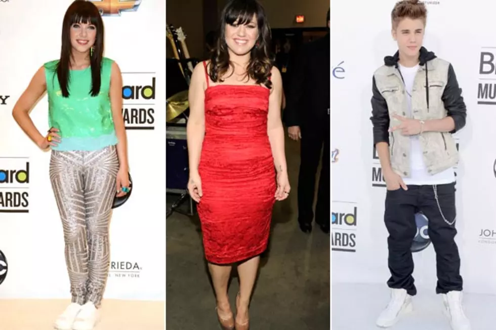 Kelly Clarkson Does &#8216;Call Me Maybe&#8217; Pose With Carly Rae Jepsen + Justin Bieber