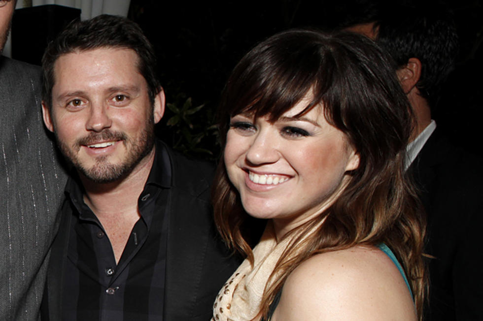 Is Kelly Clarkson Getting Hitched?
