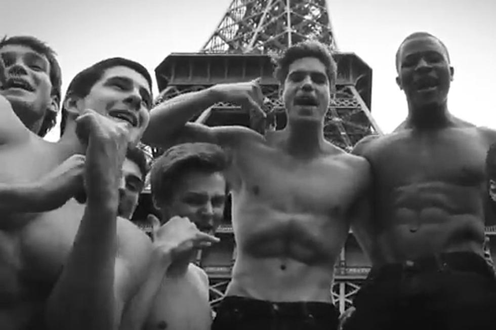 Shirtless Abercrombie &#038; Fitch Models Lip Sync to &#8216;Call Me Maybe&#8217;