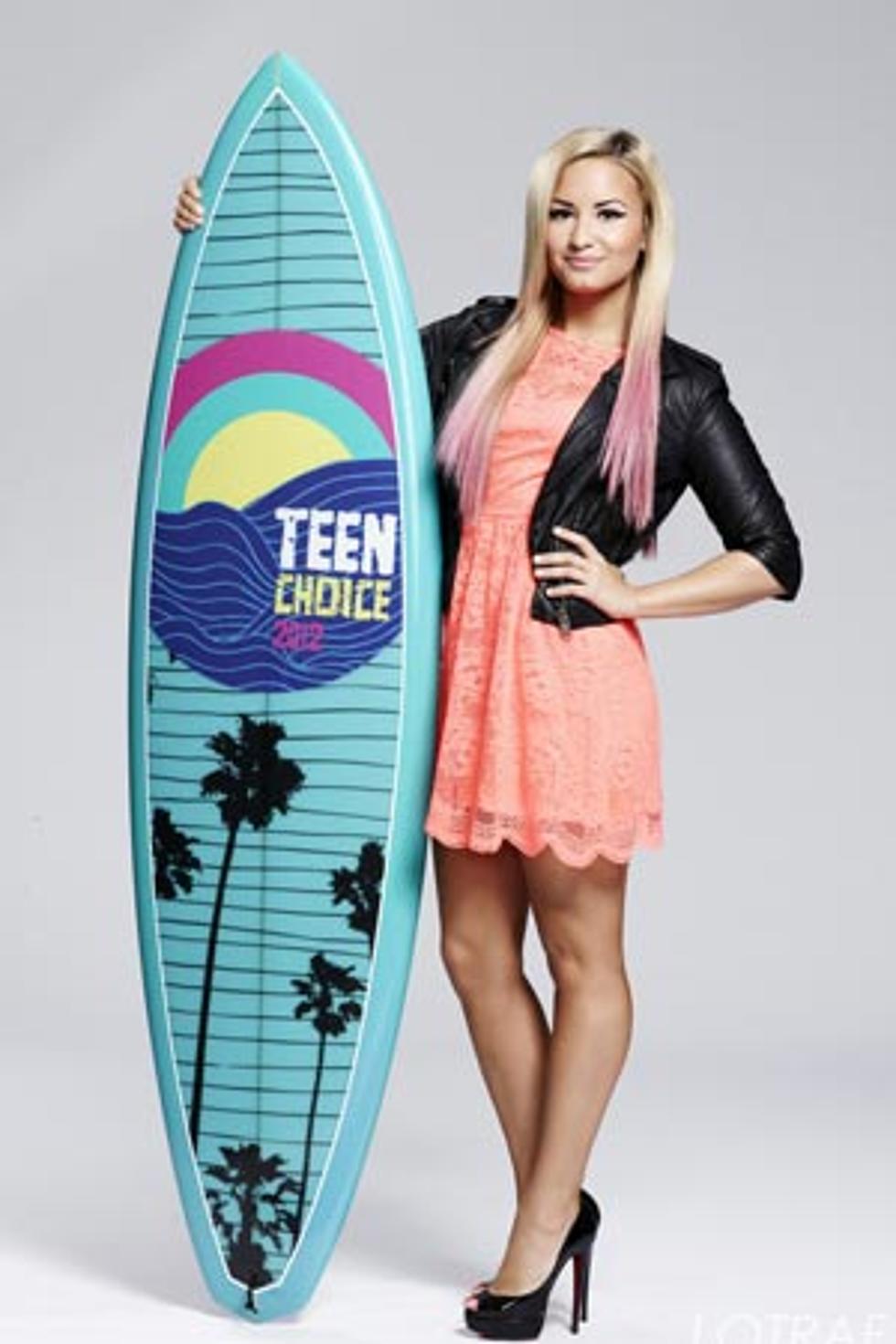Demi Lovato Shows Off Killer Legs in 2012 Teen Choice Awards Promo