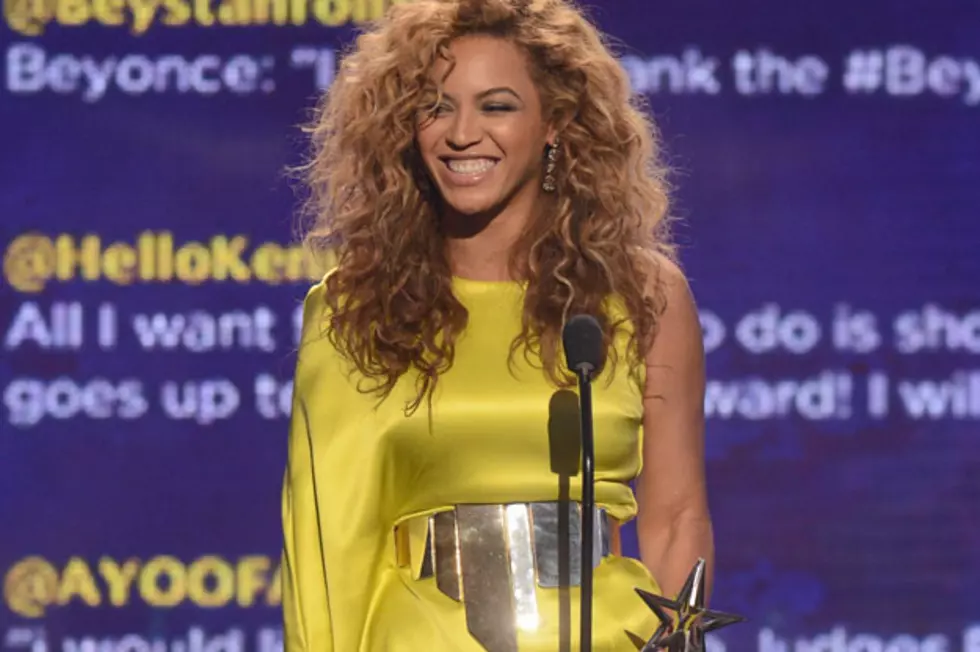Beyonce Nabs Best Female R&amp;B Artist Trophy at the 2012 BET Awards