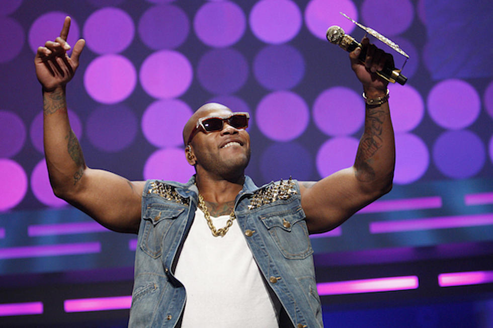 Flo Rida Secures Third No. 1 Hit with &#8216;Whistle&#8217; On the Billboard Hot 100