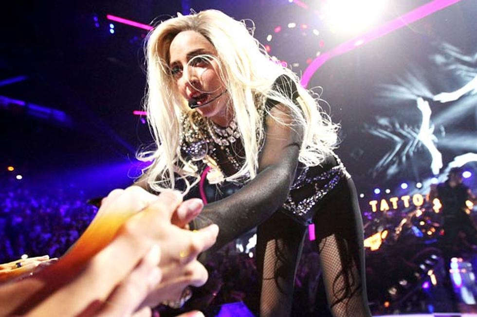 Lady Gaga Vomits Mid-Performance