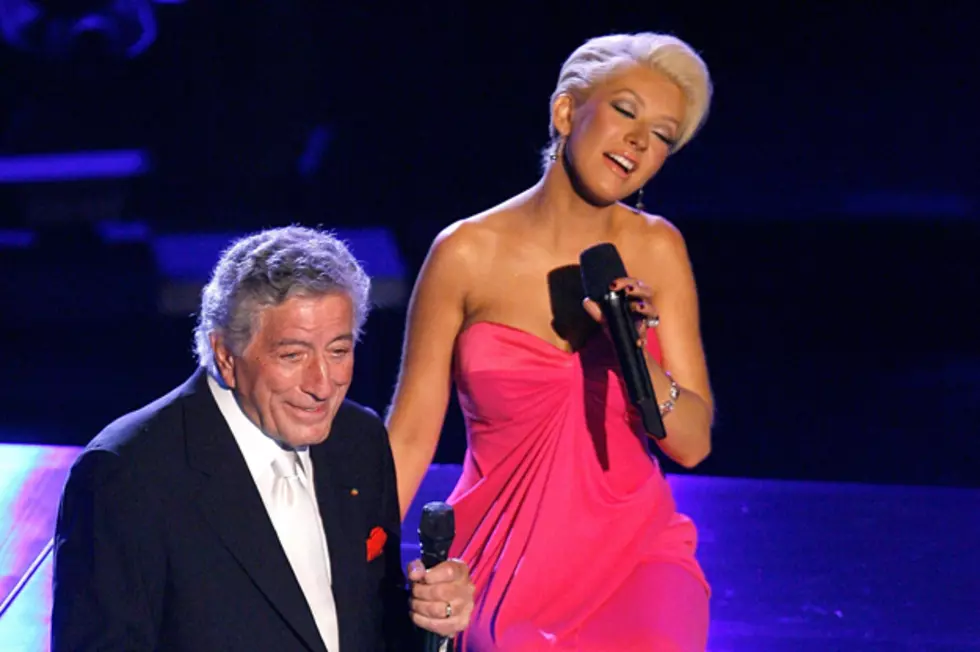 Christina Aguilera Duets With Tony Bennett on &#8216;Steppin&#8217; Out With My Baby&#8217;