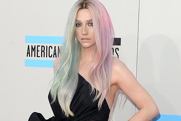 Kesha in Rehab for Eating Disorder