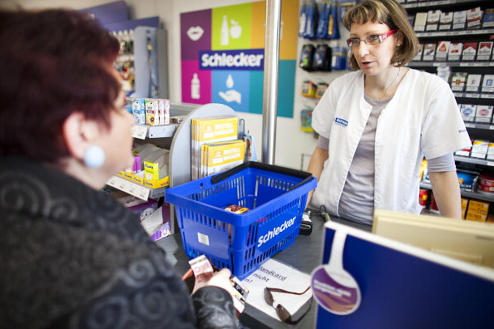 Your Personal Identity Can be Stolen at Walmart&#8217;s Pharmacy Counter [POLL]