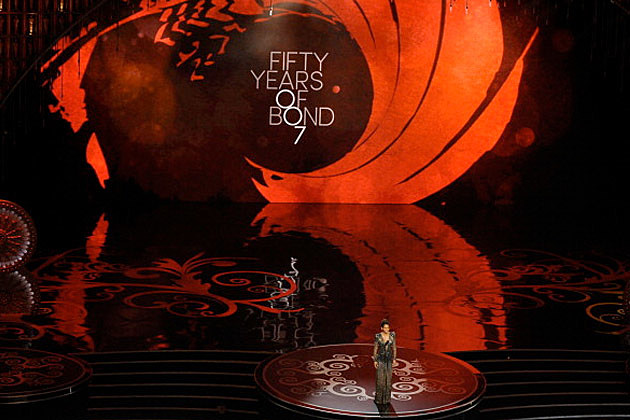 Shirley Bassey Goldfinger Oscars Video