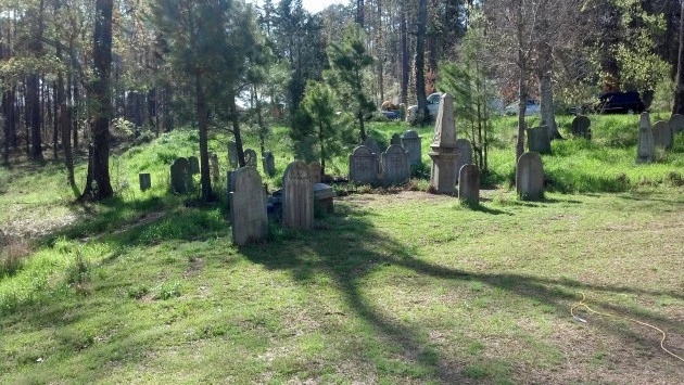 WGN Salem Set Visit Graveyard