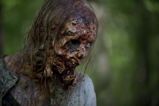 The Walking Dead Season 5 Premiere Photos No Sanctuary