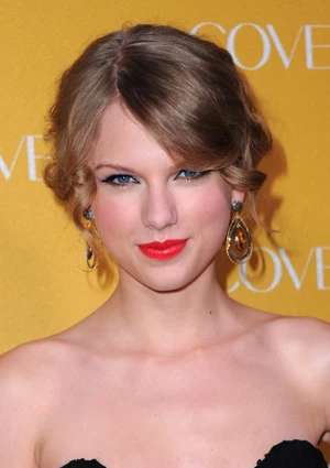 taylor swift signature picture. girlfriend Taylor Swift wore a