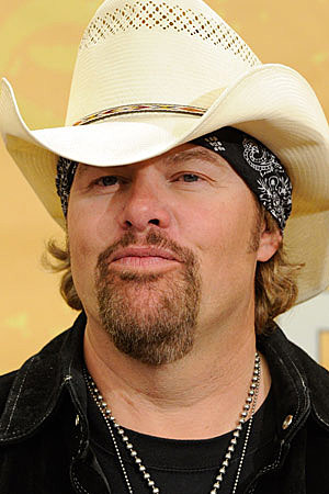 Toby Keith Makes a Dream Come True for One of His Youngest Fans - toby-keith-021811a