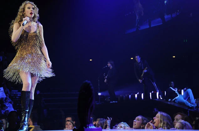 Fans at a recent Taylor Swift show got a little more than promised 