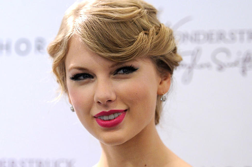 Taylor Swift&#8217;s Lawyers Threaten Lawsuit Over Alleged Topless Picture