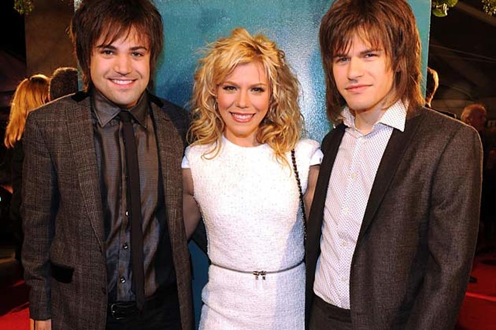 The Band Perry Writing &#8216;In Full Force&#8217; for New Album