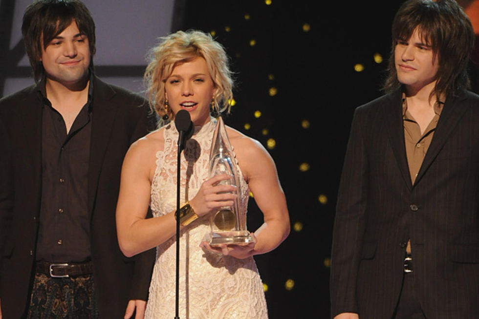 The Band Perry Grab New Artist of the Year Title at 2011 CMA Awards
