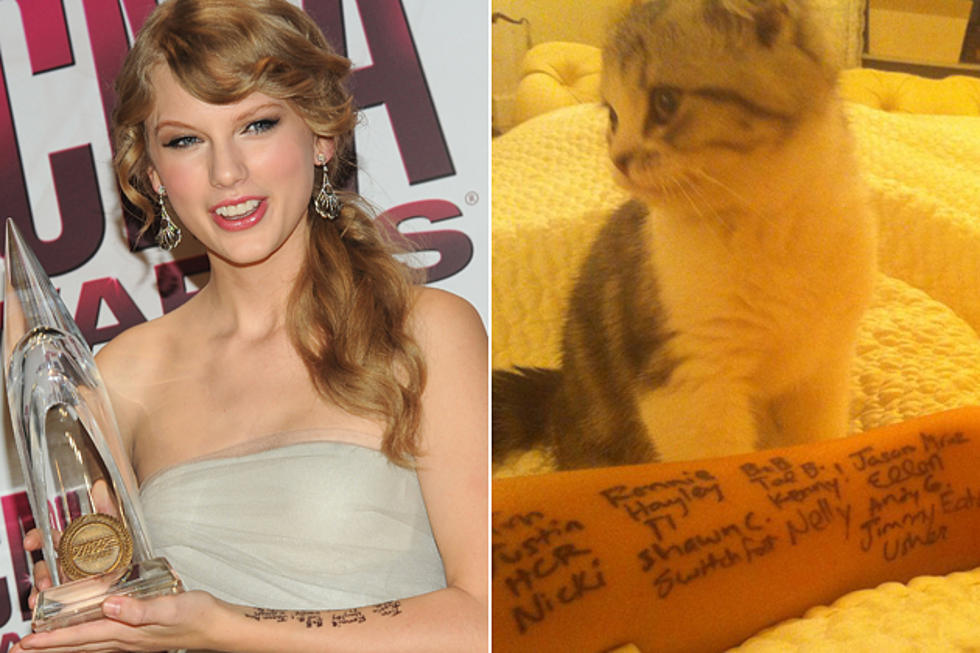 What Was Written on Taylor Swift&#8217;s Arm at the CMA Awards 2011?