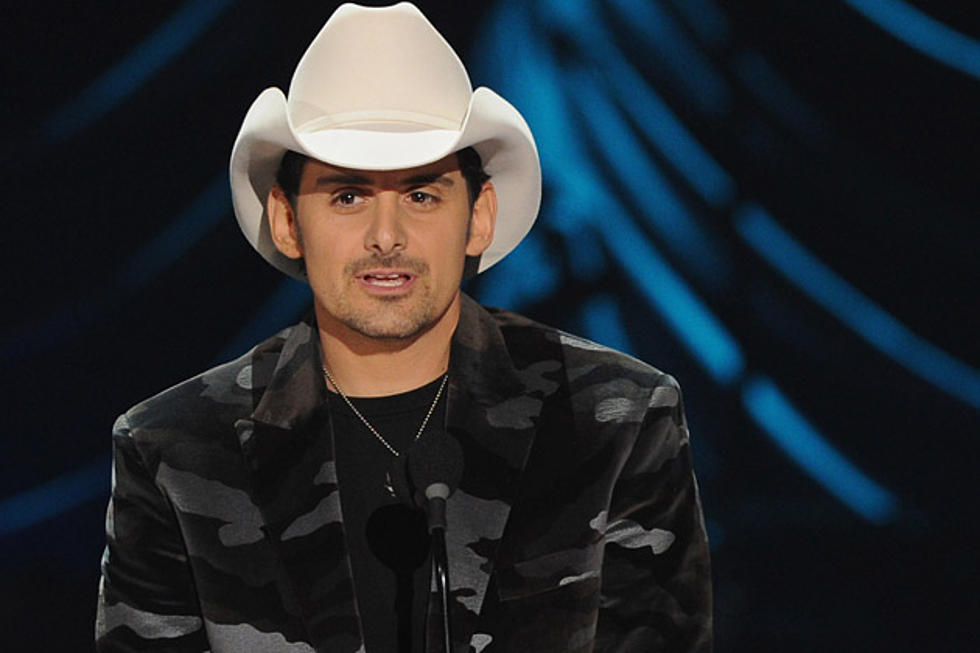 Brad Paisley Wins 2011 Male Artist of the Year ACA, Introduces Performance by Alabama