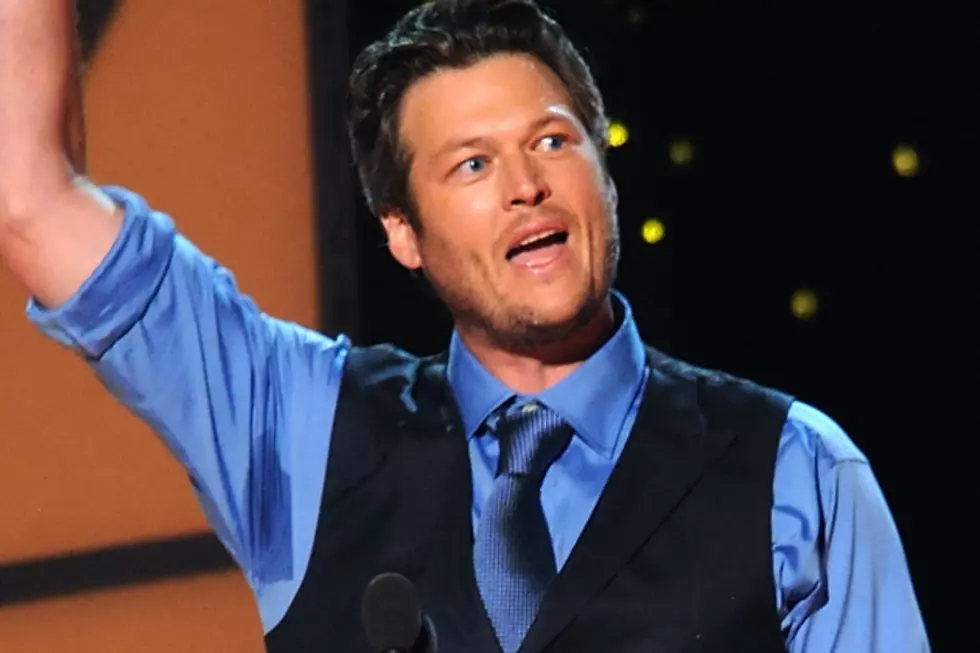 Blake Shelton Dedicates Wins to Dad at 2011 American Country Awards