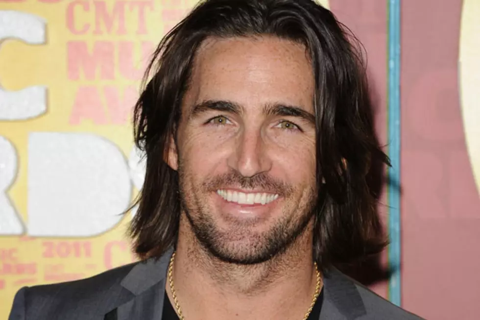 Jake Owen Returns to the Road Following Surgery