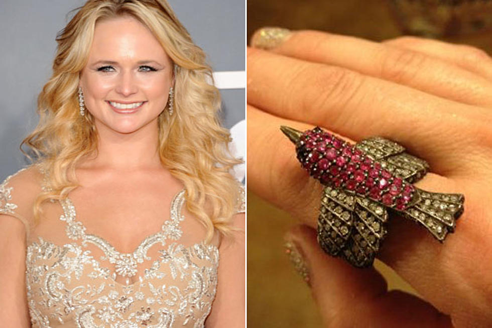 Blake Shelton Gives Miranda Lambert A Ring For Valentines Day